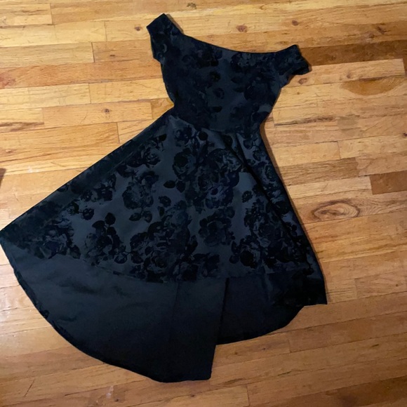 Black high low off the shoulder floral print dress from Windsor - Picture 2 of 4